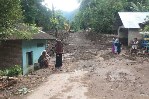 3 Hari Tertutup Longsor, Akses Jalan Lingkar Danau Maninjau Kembali Terbuka