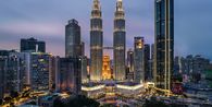 WNI Meninggal dalam Kecelakaan di Malaysia, Mobilnya Terseret Bus 15 Meter