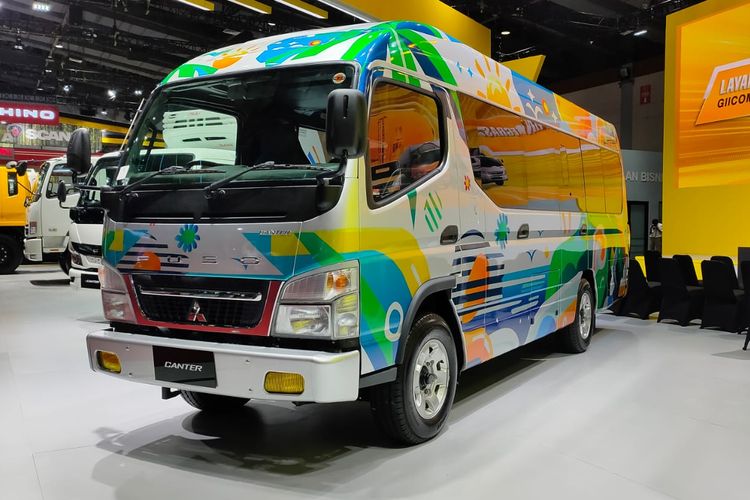 Mitsubishi Canter Bus di Giicomvec 2024