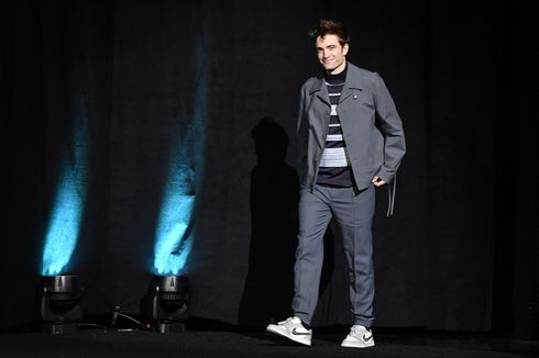 Robert Pattinson Pakai Air Jordan Terlangka Sedunia