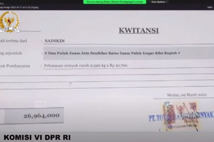 Selembar kuitansi yang ditunjukan Menteri Perdagangan Muhammad Lutfi di hadapan anggota DPR Komisi VI sebagai bukti adanya mafia minyak goreng saat Rapat Kerja dengan DPR Komisi VI, Kamis (17/3/2022).