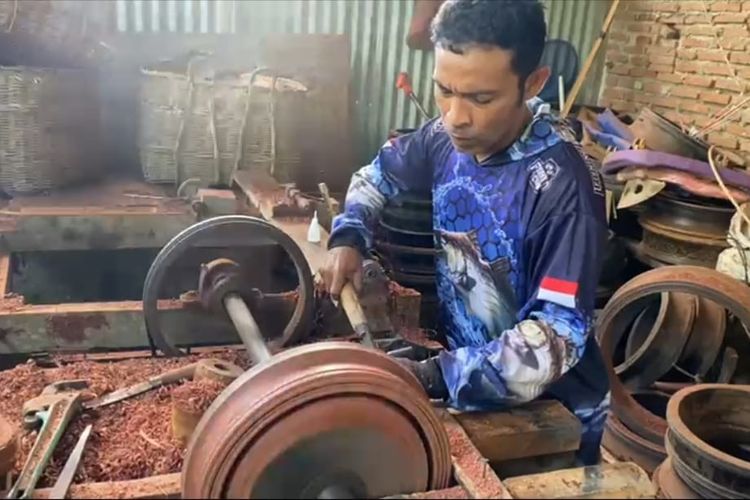 Junaidi di Desa Blang Weu Panjo, Kecamatan Blang Mangat, Kota Lhokseumawe, Provinsi Aceh, Sabtu (1/11/2025).