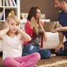 10 Kalimat yang Seharusnya Tak Diucapkan Pasangan di Depan Anak-anak