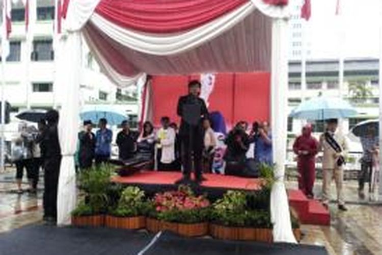 Guruh Sukarno Putra saat berpidato dalam acara peresmian Jalan Dr. Ir. Sukarno di Bandung, Selasa (10/11/2015).
