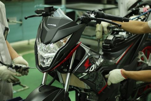 Honda Sonic 150R Pakai Strip Baru