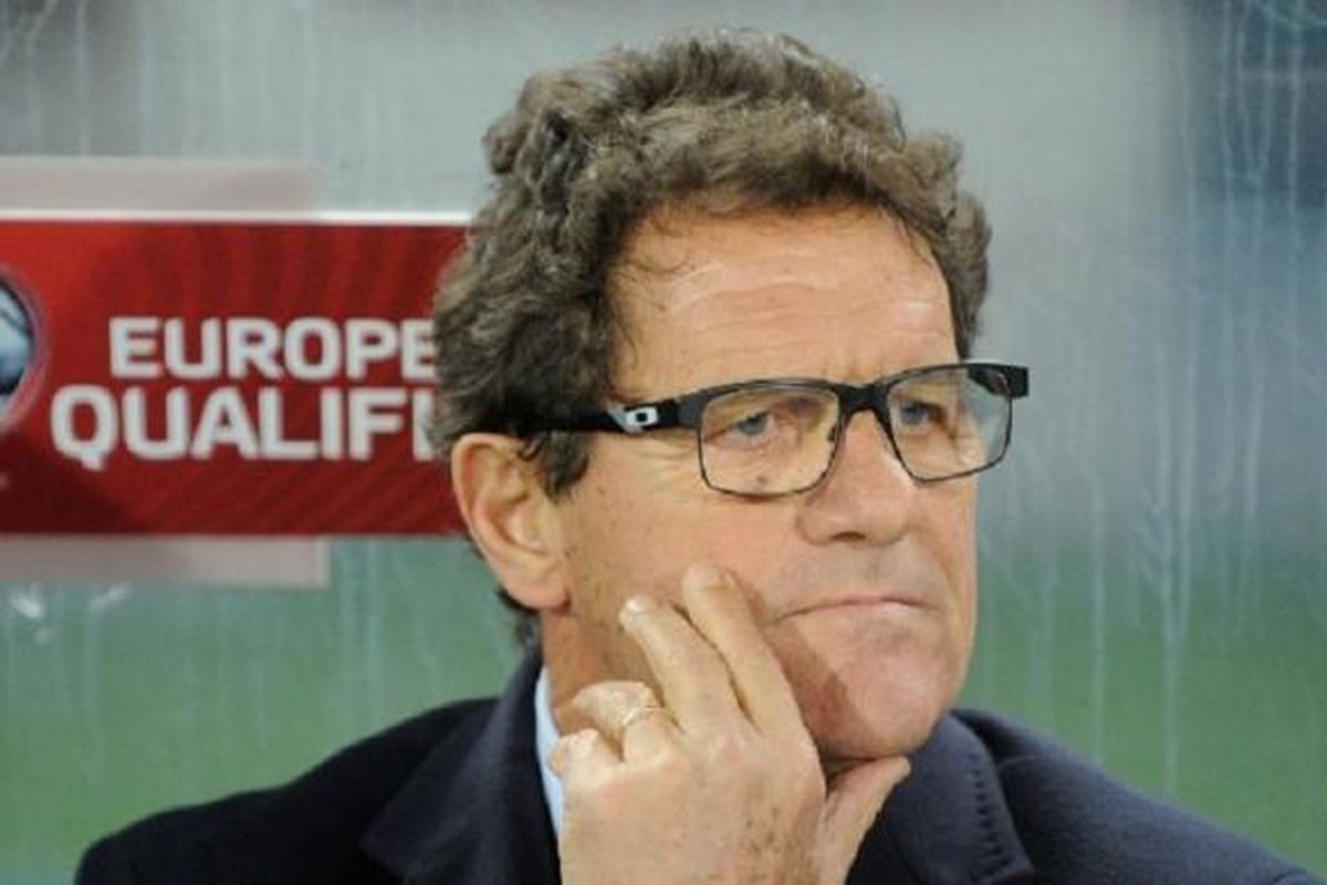 Salah satu ekspresi Fabio Capello ketika masih menangani timnas Rusia pada pertandingan kualifikasi Piala Eropa 2016, antara timnya dan Austria, di Stadion Ernst Happel, Sabtu (15/11/2014), yang berakhir 1-0 untuk tuan rumah. Terkini, Fabio Capello memuji kualitas tiga pelatih Italia setelah mereka berhasil membawa tim asuhannya ke semifinal Liga Champions 2022-2023.