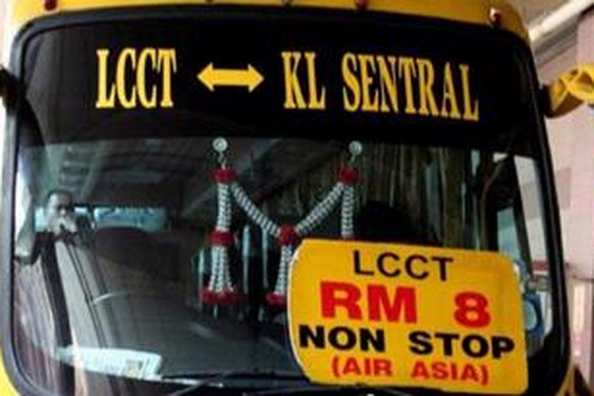 Transportasi bus dari LCCT ke KL Central.