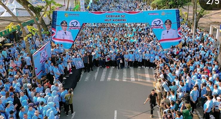 Atribut Biru Marak di Pemkot Medan, Apa Komentar Bobby?