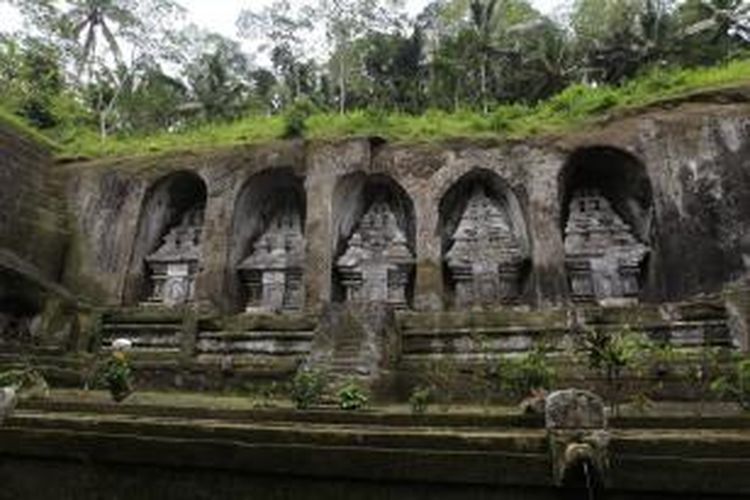 Candi Gunung Kawi, Relief yang Menghiasi Tebing