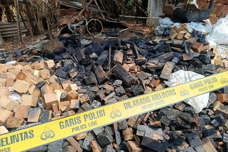 Warga Padamkan Kebakaran di Bekasi, Malah Temukan Jasad Hangus di Tumpukan Kayu