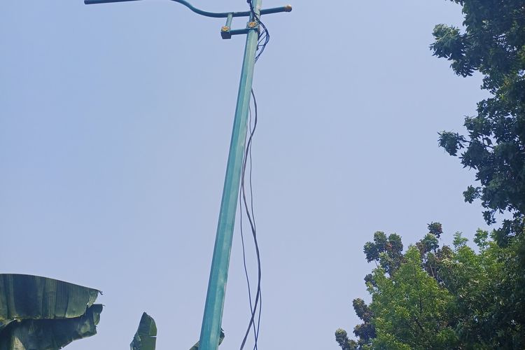 Jalan BKT Marunda-Rorotan Jakut Gelap Gulita, PJU Rusak hingga Kabel Hilang