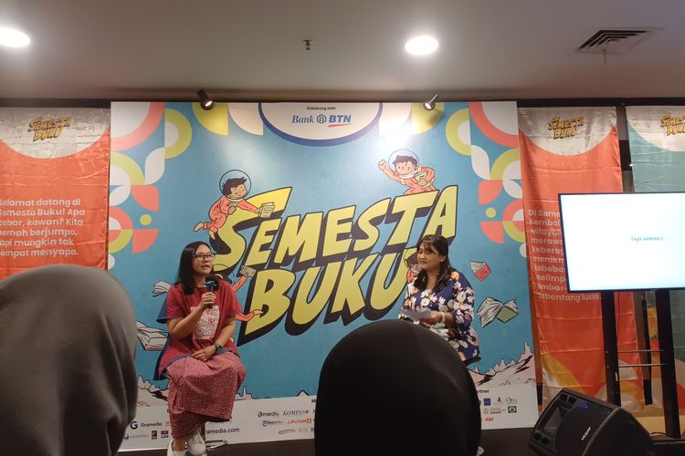 Ratih Kumala di Semesta Buku, di daerah Palmerah Barat, Jakarta Pusat, Kamis (7/12/2023).