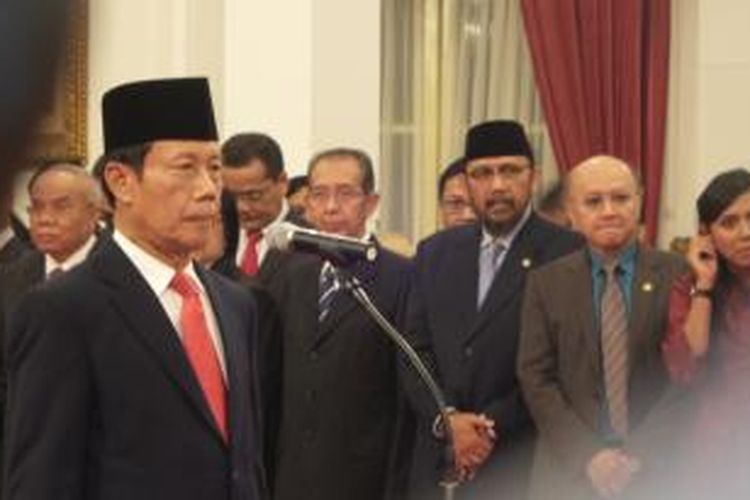 Presiden Joko Widodo melantik Sutiyoso sebagai Kepala Badan Intelijen Negara (BIN) yang baru di istana kepresidenan, Rabu (8/7/2015).