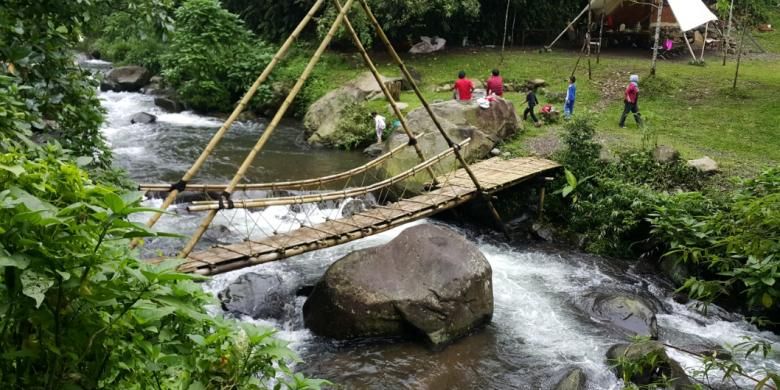 Hutan, gunung, sungai, serta kabut berselimut dingin adalah obat mujarab yang diberikan alam yang tak serba instan didapatkan orang-orang kota. Salah satu tempatnya adalah bumi perkemahan (camping site) Tanakita, Situ Gunung, Sukabumi, Jawa Barat.