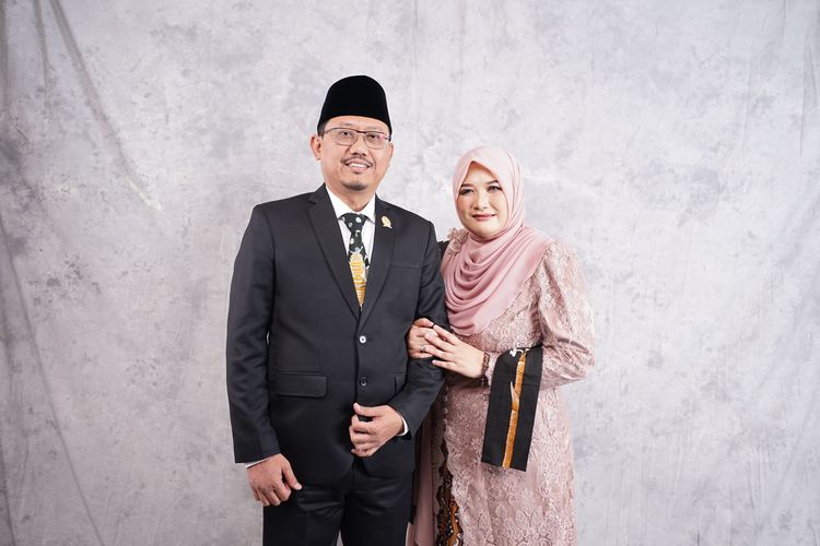 Sudiino Fauzan - Helmi pasangan suami istri yang terpilih menjadi anggota DPRD Kabupaten Pasuruan periode 2024-2029, Rabu (21/8/2024) 