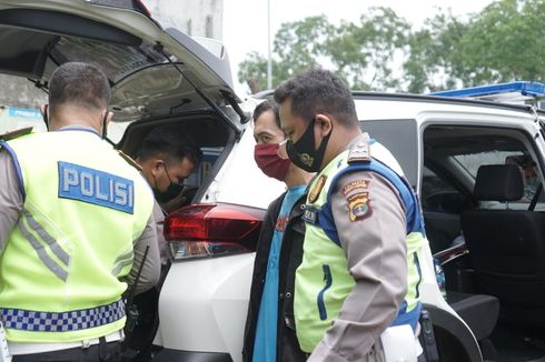 Gugup Saat Diperiksa Polantas, Pemotor Buang Sabu ke Balik Pos Polisi