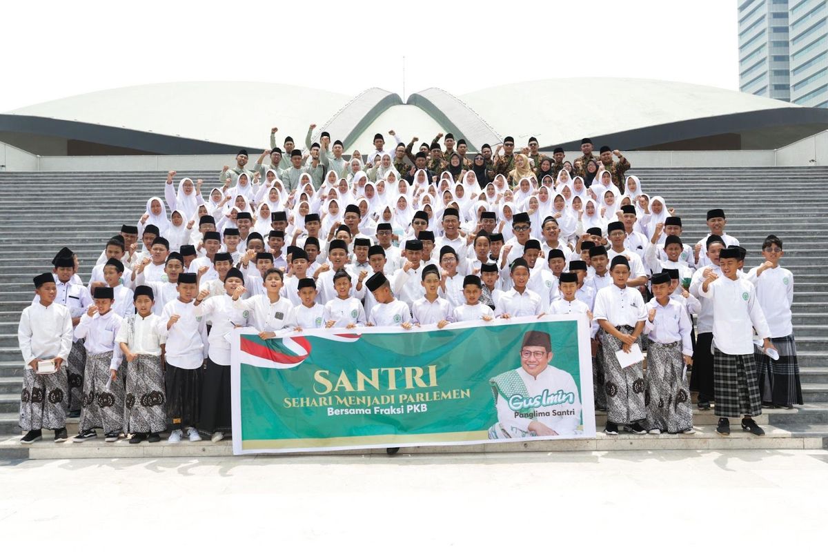 ?Sehari Santri Menjadi Parlemen? di Kompleks Parlemen, Jakarta, Kamis (26/10/2023).