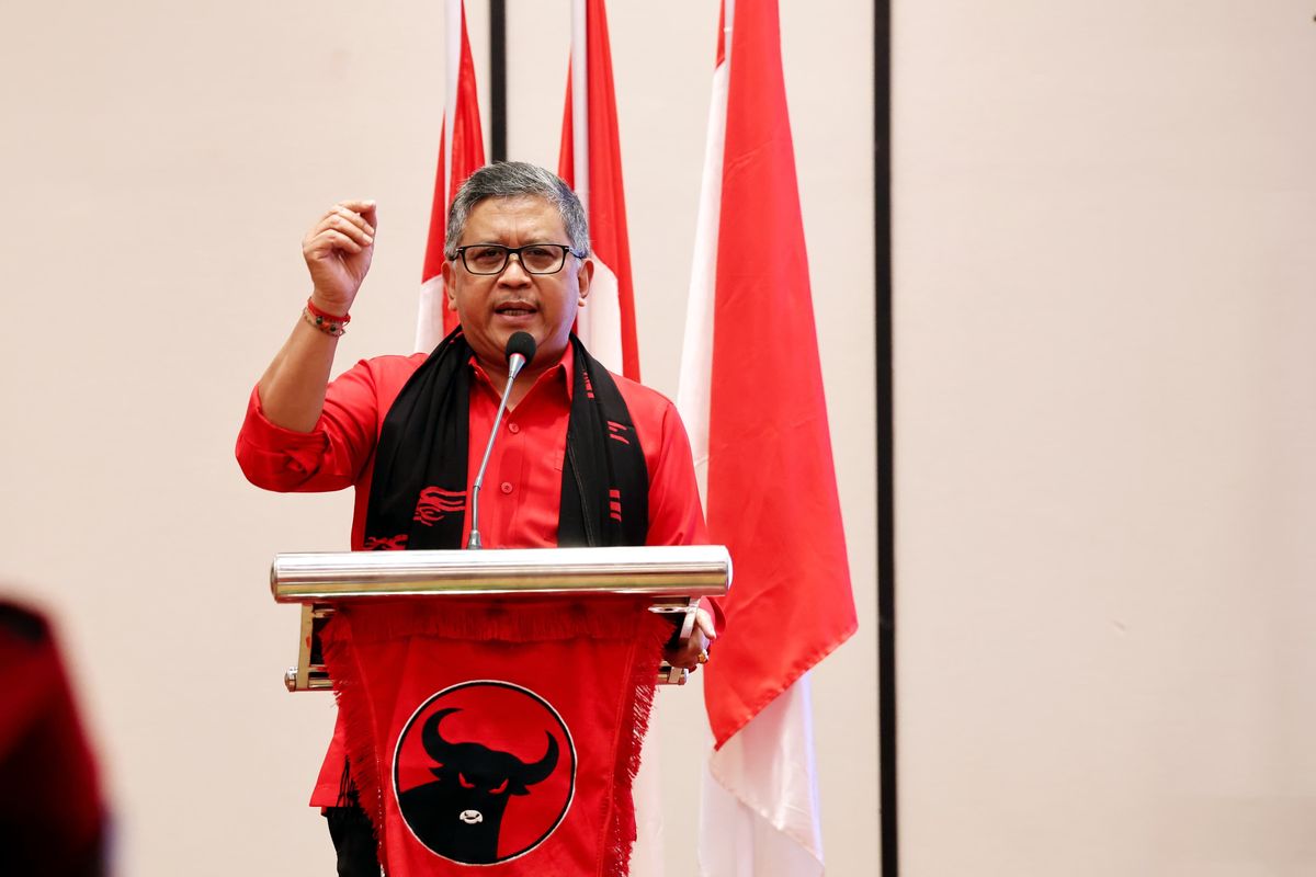 Sekjen PDI-P Hasto Kristiyanto saat menghadiri rapat koordinasi yang digelar oleh Dewan Pengurus Cabang (DPC) Majalengka, Jawa Barat, pada Sabtu (27/4/2024). 