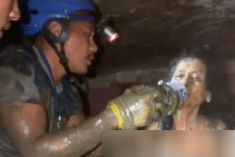 Keluarga Sudah Ritual Berkabung, Perempuan Ini Ditemukan Hidup 10 Hari Usai Banjir Nepal