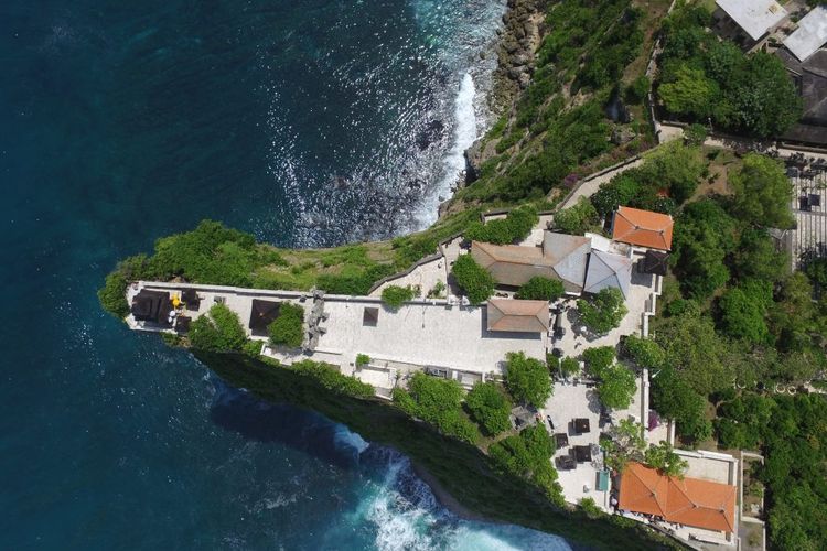 Foto pemandangan Pura Luhur Uluwatu tampak atas, Dok.BPCB Bali 2016