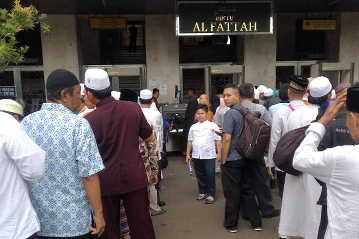 Susasana di kompleks Masjid Istiqlal, Jakarta Pusat pada Kamis (2/3/2017).