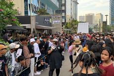 Situasi Terkini di Lokasi Citayam Fashion Week, Catwalk Digelar di Trotoar Jalan
