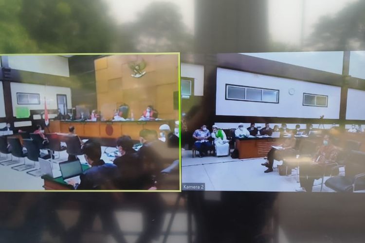 Pengadilan Negeri (PN) Jakarta Timur melanjutkan sidang kasus tes usap (swab test) di RS Ummi Bogor dengan terdakwa Rizieq Shihab pada hari ini, Rabu (5/5/2021).