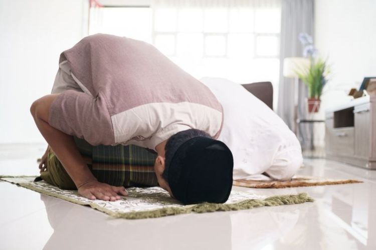 Ilustrasi shalat. Ilustrasi sujud tilawah