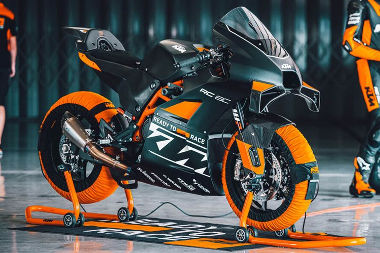 KTM resmi melansir KTM RC8C model 2023. Superbike track only ini mengalami perubahan teknis yang lebih canggih dari pendahulunya.