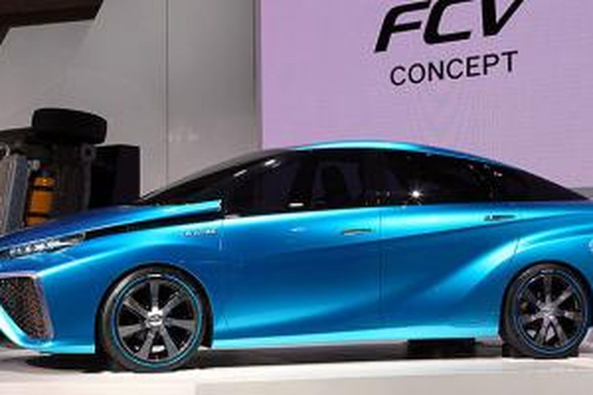 Toyota FCV Concept di Tokyo Motor Show 2013. Pemerintah Jepang akan memberi subsidi untuk pembelian mobil berenergi hidrogen.