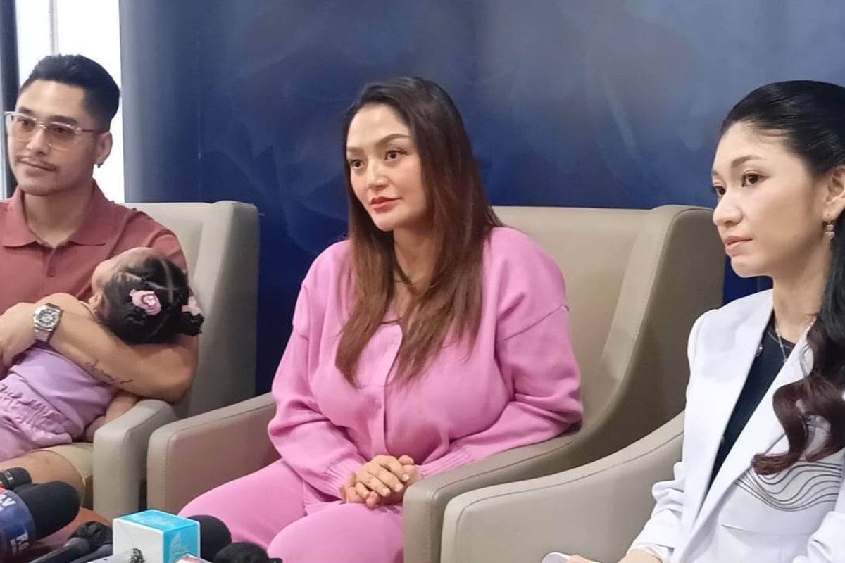 Konferensi pers Siti Badriah dan Krisjiana Baharudin di Mandaya Royal Hospital Puri, Tangerang, Sabtu (17/5/2025).