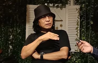 Agusta Dwi Susanto Marzall pendiri band T?Koes yang merupakan band tribute atau band pelestari Koes Plus.