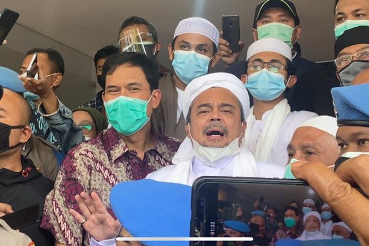 Rizieq Shihab tiba di Polda Metro Jaya pada Sabtu (12/12/2020).