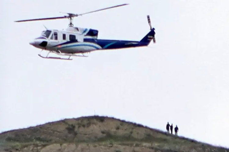 Helikopter yang membawa Presiden Iran Ebrahim Raisi saat lepas landas di dekat perbatasan Iran-Azerbaijan, 19 Mei 2024.