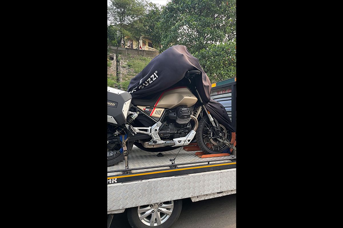 Penampakan Moto Guzzi V85 TT Travel