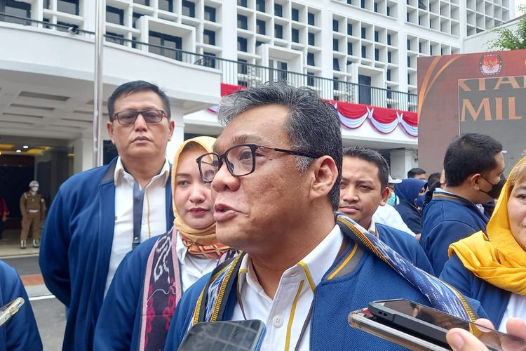 Ketua Umum Partai Garuda Ahmad Ridha Sabana ditemui di kantor KPU RI, Menteng, Jakarta Pusat, Rabu (3/8/2022). 