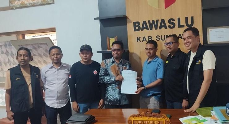 Tim Hukum Paslon Petahana Laporkan Kecurangan Pilkada Sumbawa 