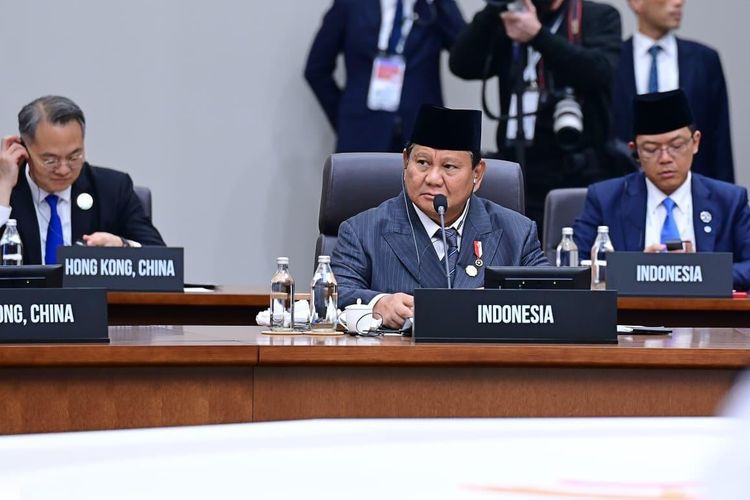 Presiden RI Prabowo Subianto berbicara dalam acara KTT APEC 2025 di Korsel, Jumat (31/10/2025). 