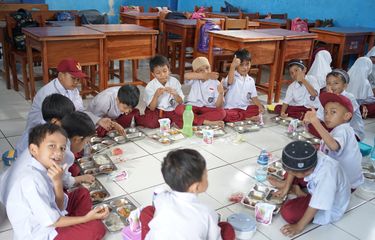 Mencari Model Ideal Pembagian Makan Bergizi Gratis Halaman all ...
