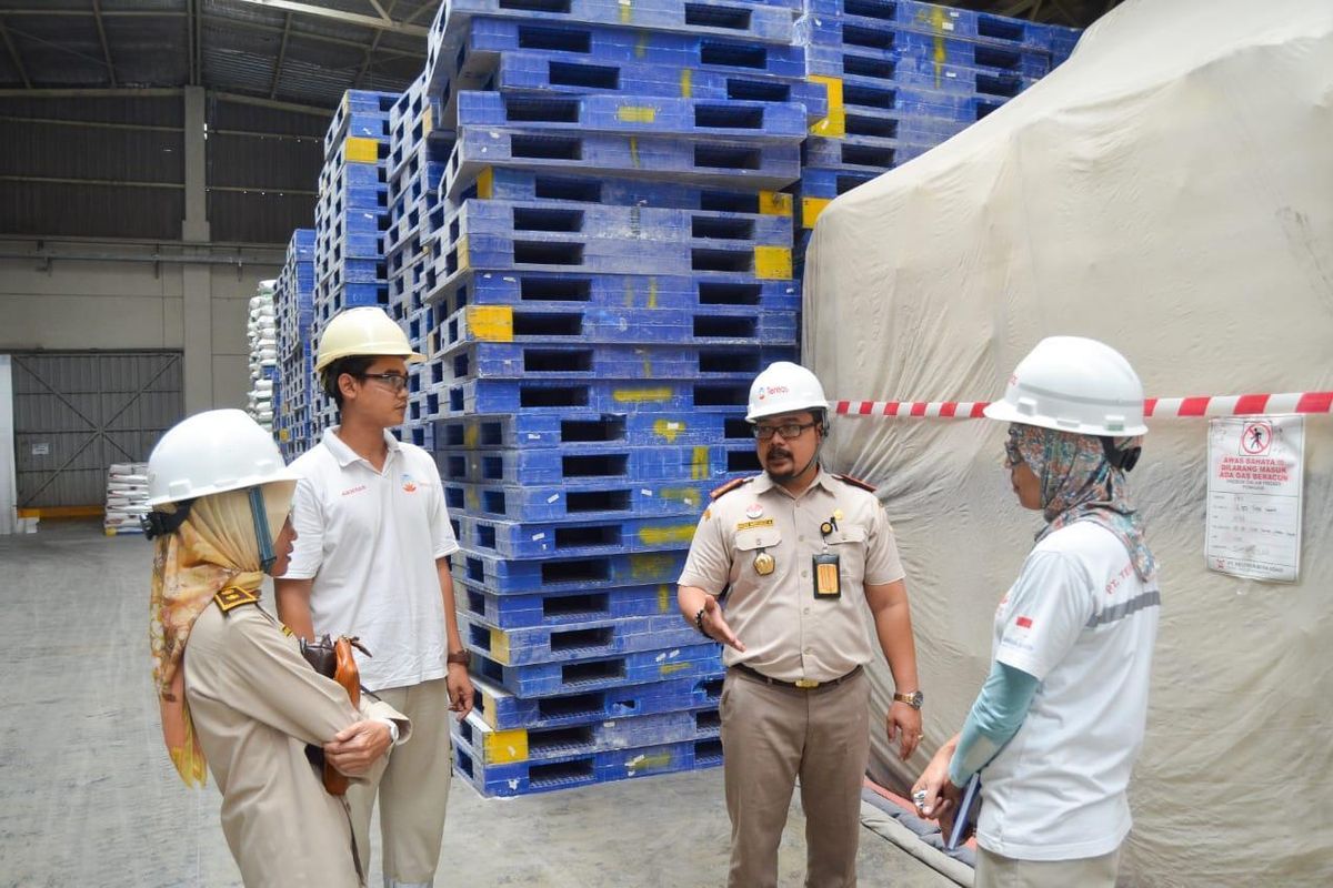 Menteri Pertanian (Mentan) Syahrul Yasin Limpo saat meninjau gudang beras di Food Stasion Tjipinang Raya, Rabu (18/3/2020).