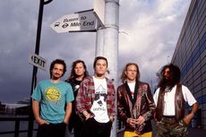 Lirik dan Chord Lagu A Small Victory - Faith No More