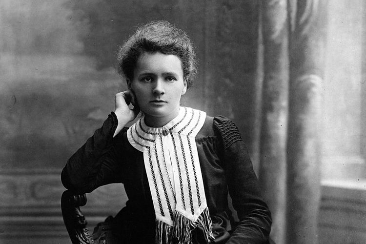 Marie Curie, wanita perta peraih Hadiah Nobel.