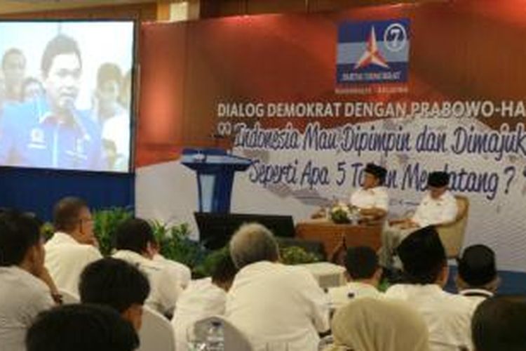 Calon presiden dan wakil presiden Prabowo Subianto dan Hatta Rajasa bertemu dengan kader dan  pengurus Partai Demokrat di Hotel Sahid Jaya, Minggu (1/6/2014).