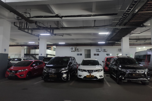 Rumah Sedang Direnovasi Jadi Dalih Arteria Dahlan Parkir Mobil di DPR