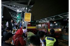 Gangguan KRL, Penumpang Menumpuk di Stasiun Lenteng Agung