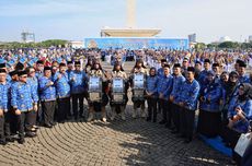 3 Tahun Akses Terendam, Warga Rakit Perahu Eretan untuk Lintasi Banjir Bulak Barat