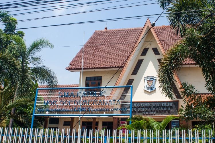 Nama Soegijapranata salah satunya diabadikan menjadi nama SMA Katolik di Pasuruan, Jawa Timur