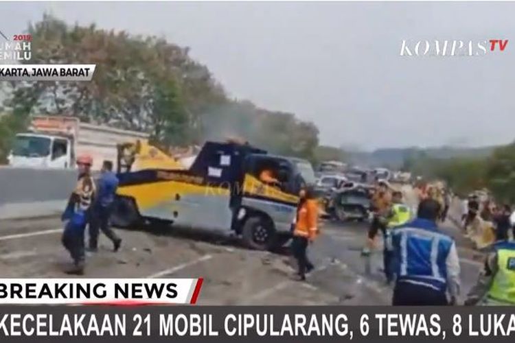Kecelakaan beruntun di Tol Cipularang, Jawa Barat, Senin (2/9/2019).