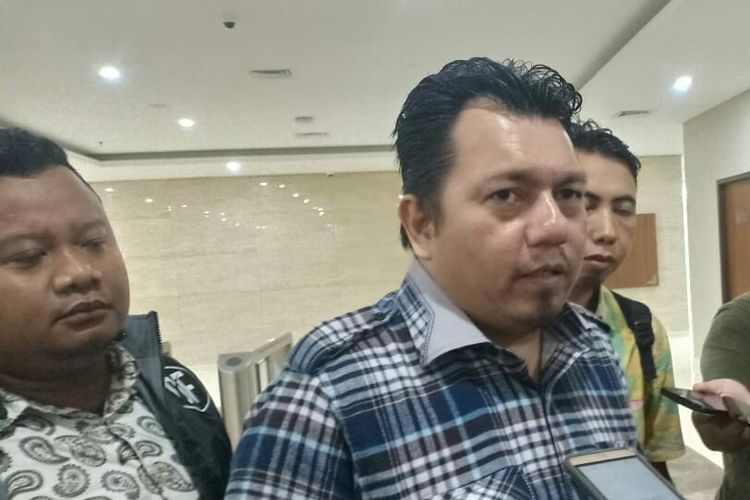 Direktor Hukum dan Advokasi TKN, Ade Irfan Pulungan   di Bareskrim Polri, Jakarta Selatan, Selasa (16/4/2019). 
