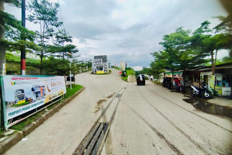 Joko Suranto, crazy rich Asal Gerobogan pernah membangun jalan di Kecamatan Cicalengka, Kabupaten Bandung. Tak hanya itu, ia juga mengaku membangun pesantren di Priangan Timur.